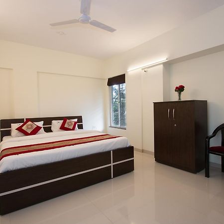 Oyo 9052 Leisurely Abode Hotel Khadki Exterior photo