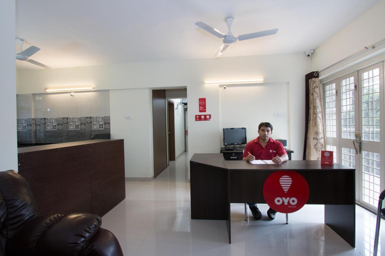 Oyo 9052 Leisurely Abode Hotel Khadki Exterior photo