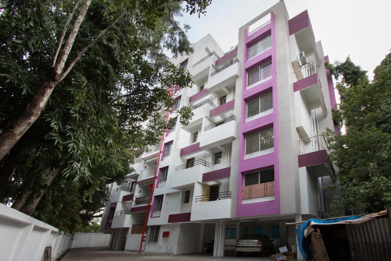 Oyo 9052 Leisurely Abode Hotel Khadki Exterior photo