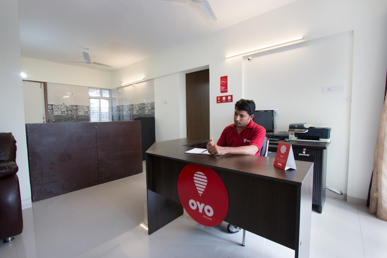Oyo 9052 Leisurely Abode Hotel Khadki Exterior photo